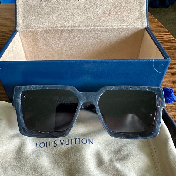 1.1 millionares glasses 2024 in grey. No flaws - Picture 4 of 4